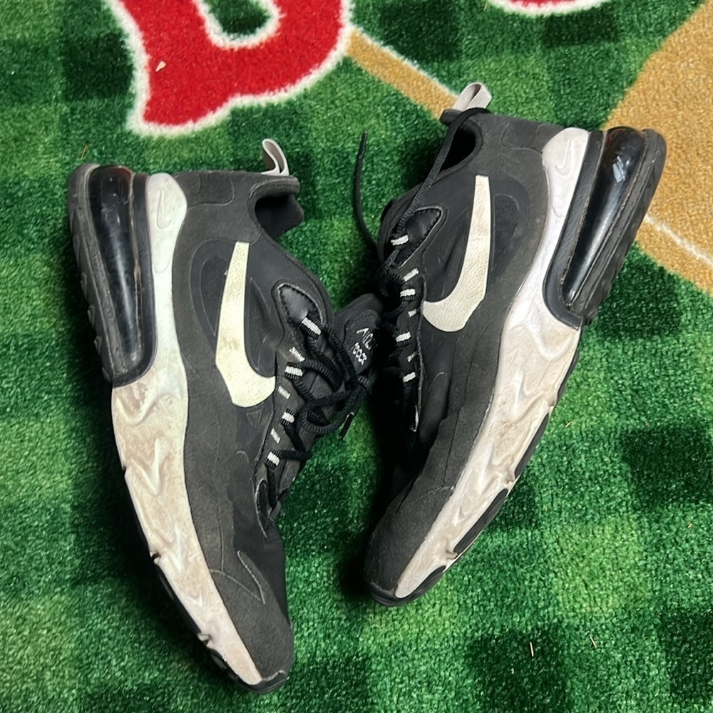 Nike Air Max 270 React Women's Running Shoes Size 8.5 Black White AT6174-004 - Picture 2 of 5